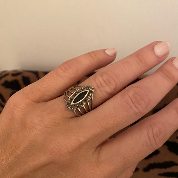 Ring - Picture 3 of 3